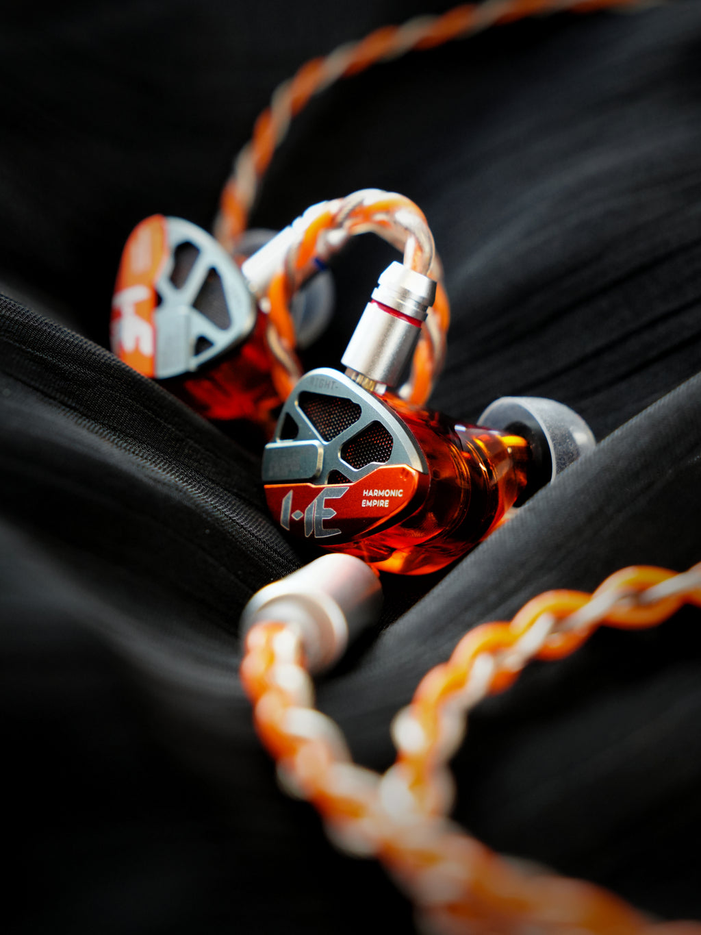 HE XIAO QIAO  In-Ear Headphones