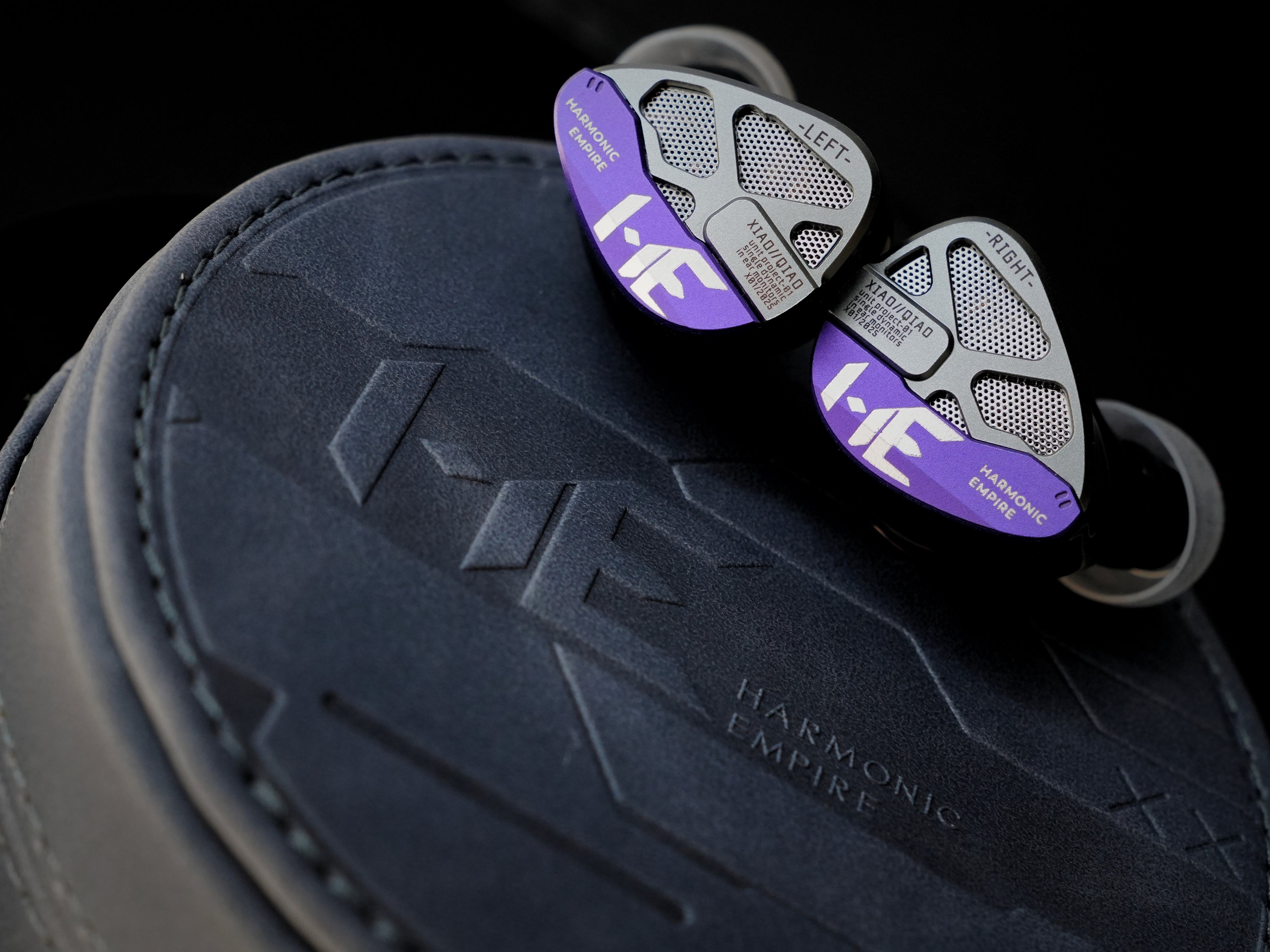 HE XIAO QIAO  In-Ear Headphones