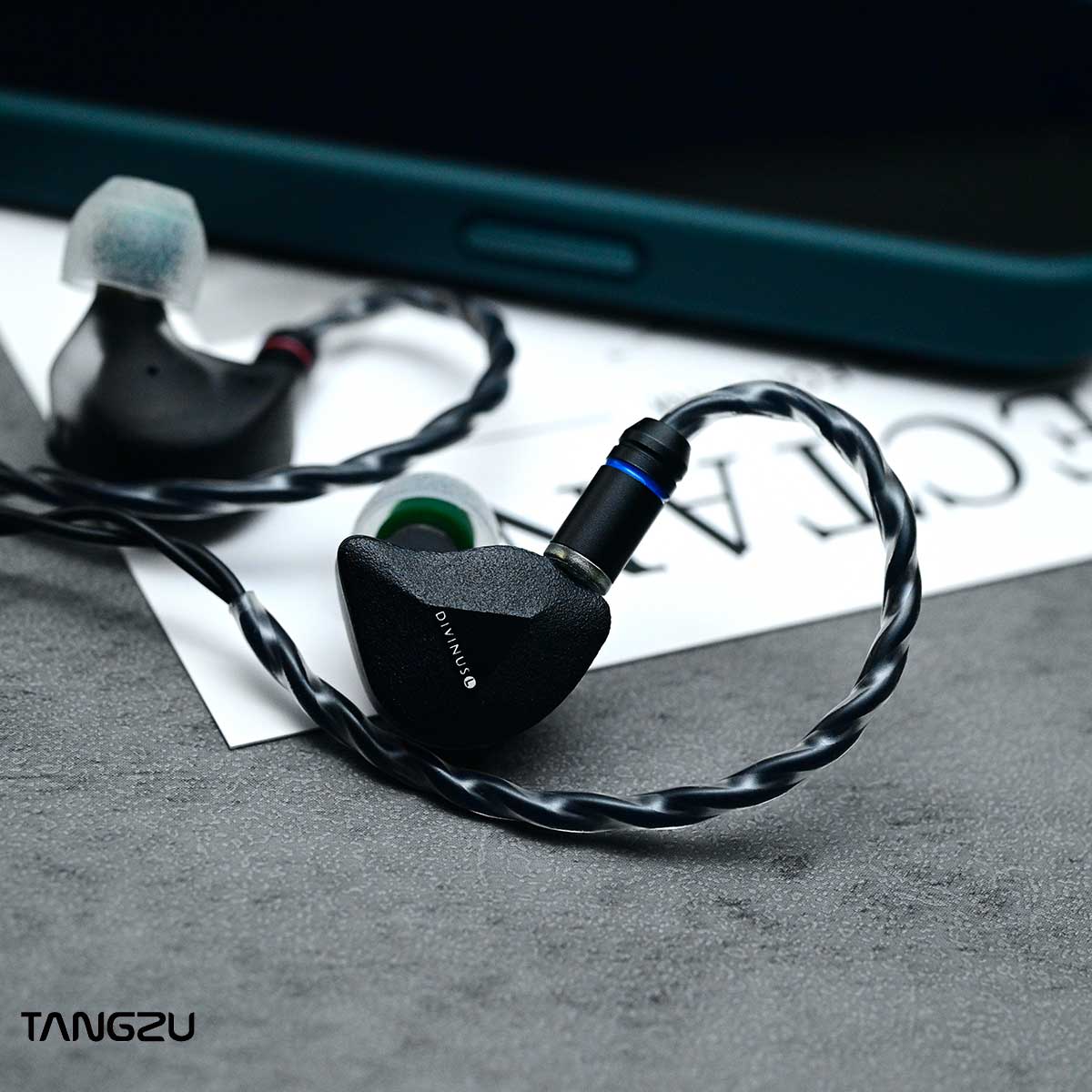 TANGZU Du Fu in-ear wired headphones 1 dynamic driver + 2 balanced armature