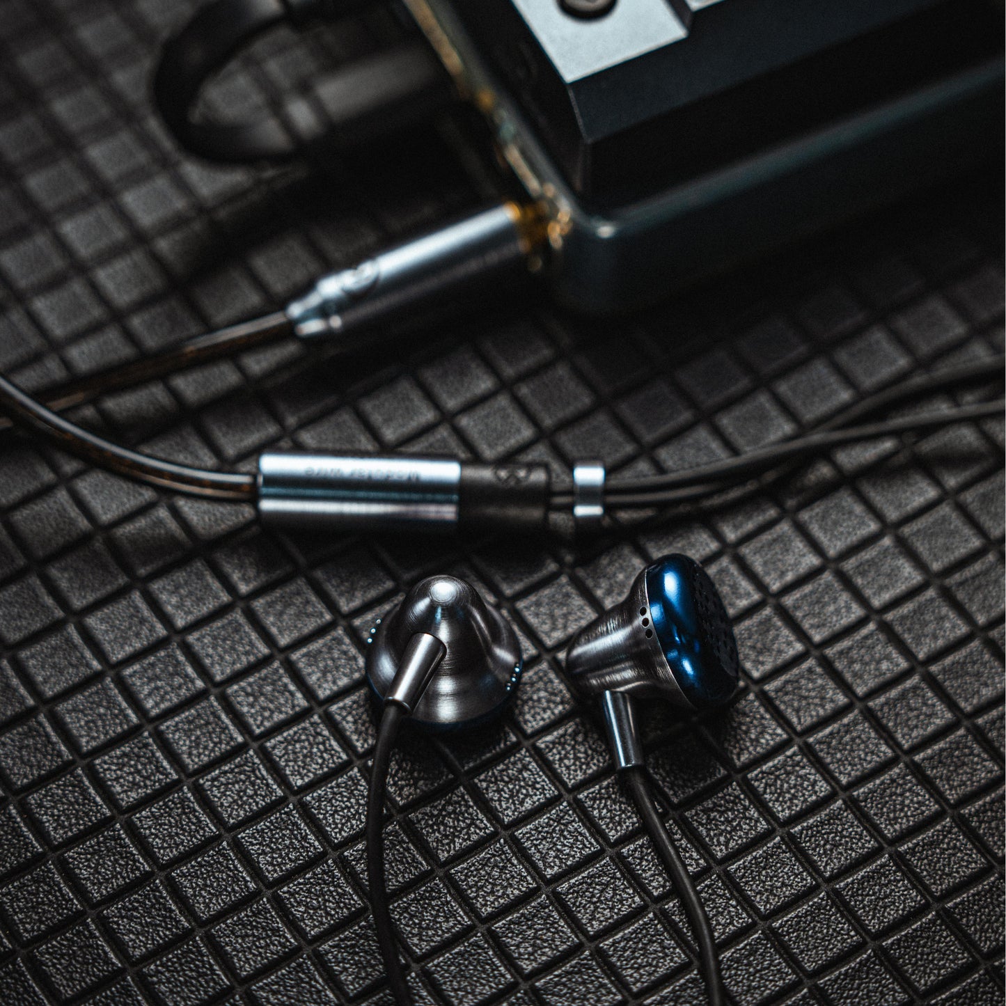 Temperament Flat head wired earphones X3s